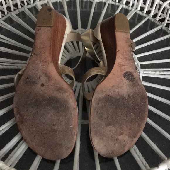 Coach gold and beige wedge sandals - Picture 4 of 4